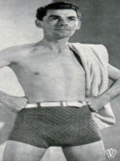 Mens 1940s textured and lined swimming trunks, beach shorts, knitting pattern
